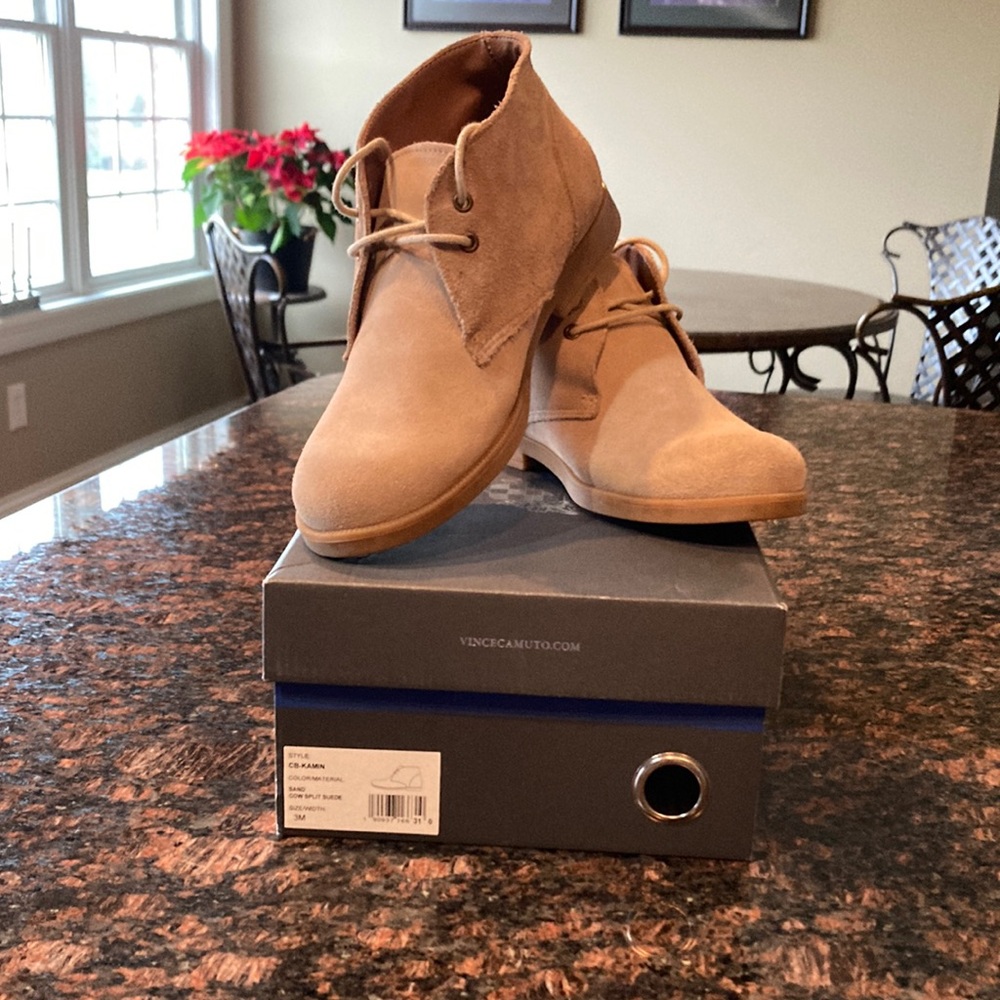 Boy’s size 3 suede bootie